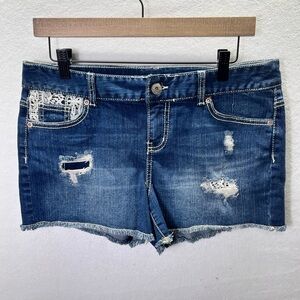 Maurices Cut off Denim Shorts Womens 9/10 Distresses Cute Stretch Summer 2090